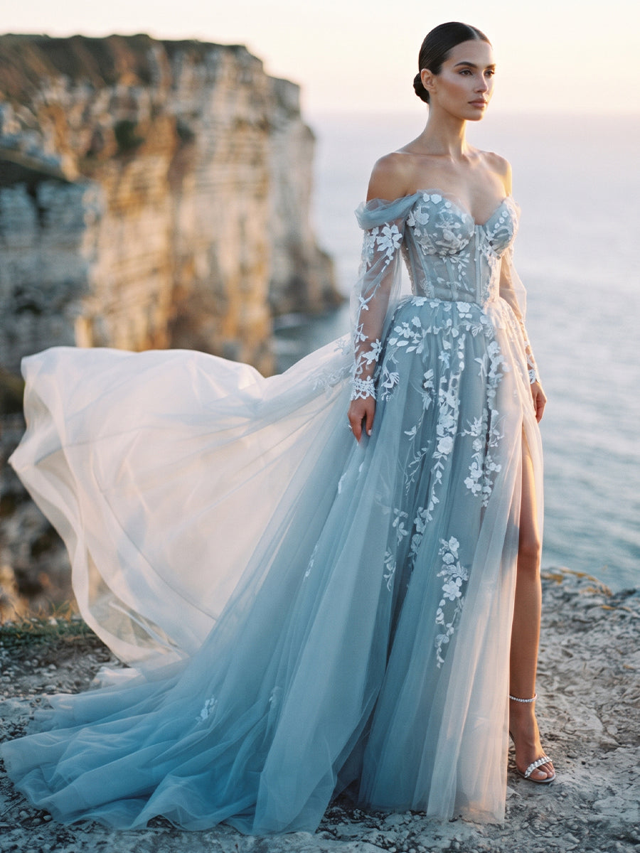 Tulle A-Line Sweetheart Bridal Gowns Lace Appliques Wedding Dresses with Chapel Train